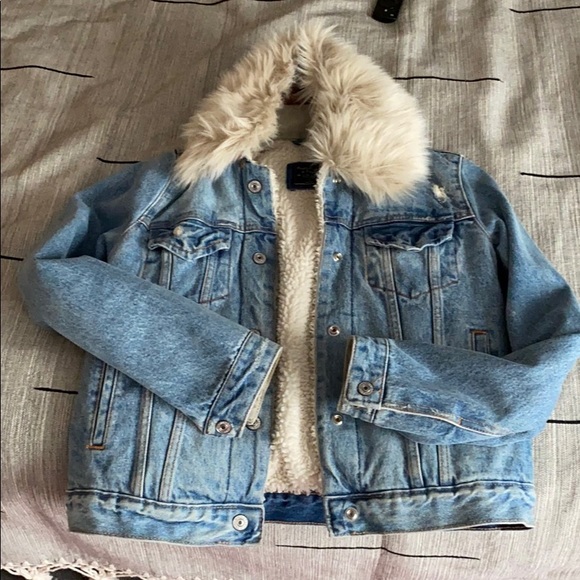 Abercrombie & Fitch Jackets & Blazers - Abercrombie Denim shearling style coat w/ collar